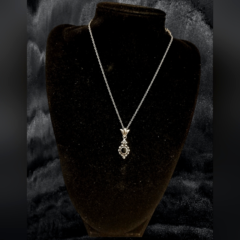 925 Sterling Silver Black Stone Victorian Pendant